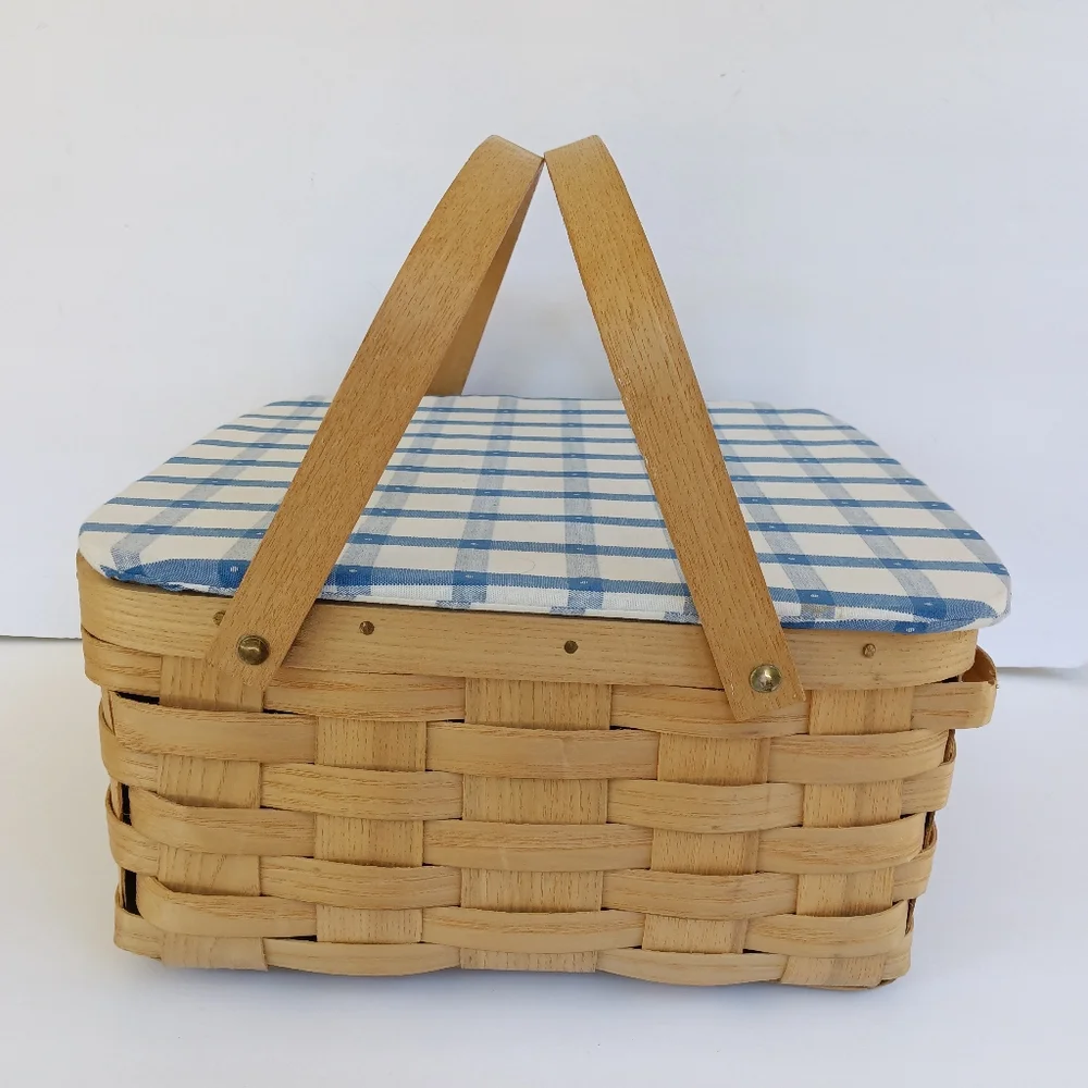 Basketville Vintage Pie/Cake  Safe Hand Picnic Basket Putney, Vermont USA